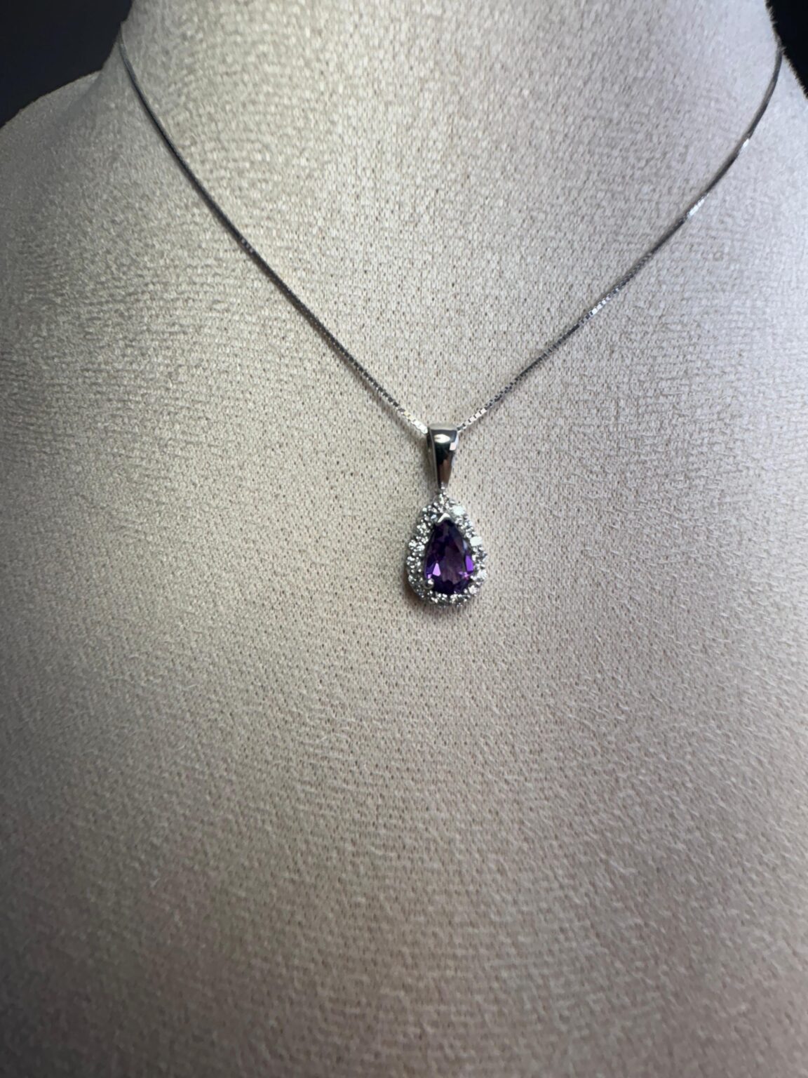 CADENA DE AMATISTA Y DIAMANTESSS